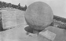 Swanage . - The Great Globe c1910