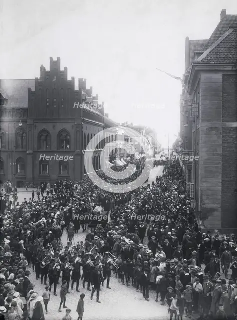 Swedish aviation pioneer Enoch Thulin's funeral procession, Landskrona, Sweden, 1919. Creator: Unknown.