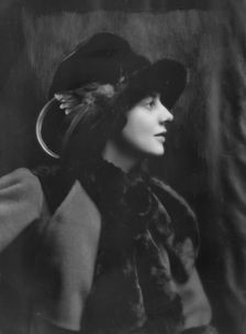 Swinburne, Ann, portrait photograph, 1912. Creator: Arnold Genthe