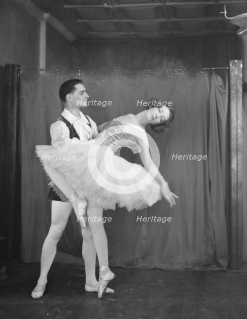 Swiskaya, Countess, and male dance partner, between 1917 and 1929. Creator: Arnold Genthe.