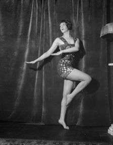 Swiskaya, Countess, between 1917 and 1929. Creator: Arnold Genthe