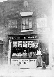 P Stuart's Grocery Shop, King Henry Street, Islington, London. Creator: Unknown