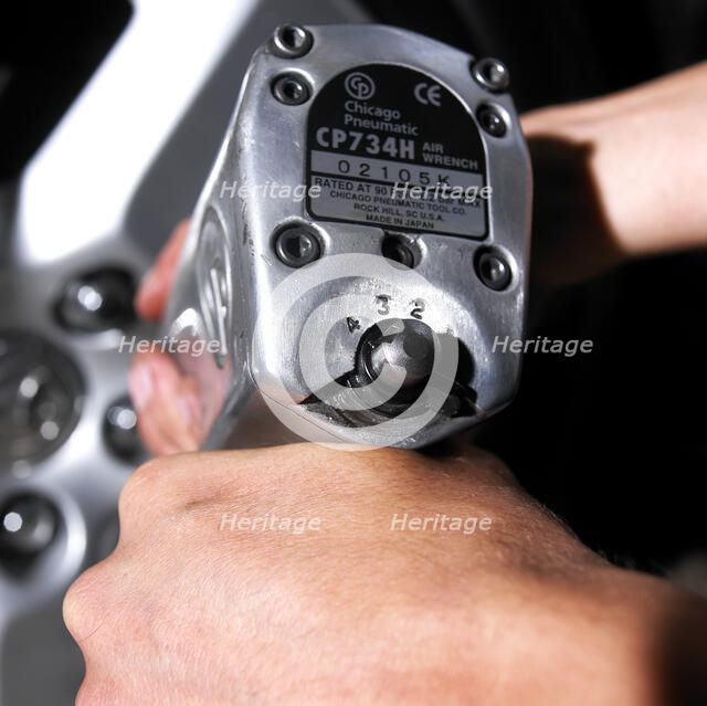 Pneumatic Air Gun. Artist: Unknown.