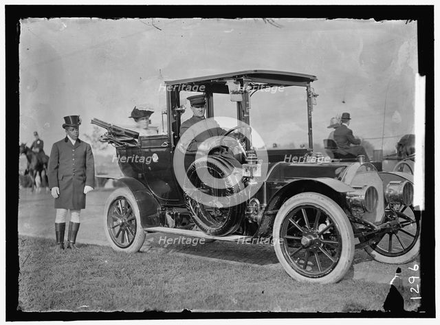Potomac Park Concert, between 1909 and 1914. Creator: Harris & Ewing.