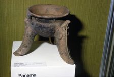 Pottery Tripod Bowl with three rattle-legs in the form of Alligators, Chiriqui, Panama