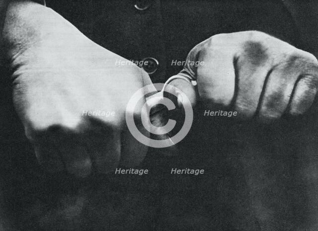 Poucelle (thumb), 1914-1918. Artist: Unknown