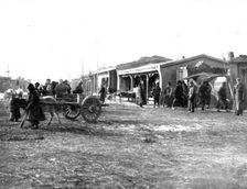 Pour venir combattre sur le front de France; En Mandchourie: un arret, apres..., 1916 (1924) Creator: Unknown
