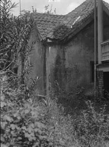 Powder magazine, Charleston, South Carolina, between 1920 and 1926. Creator: Arnold Genthe