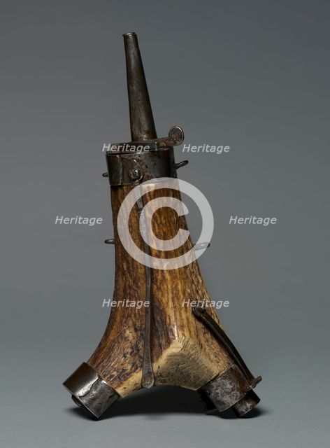 Powder Flask with Standing figures of a Man and Woman, 1570. Creator: Unknown.