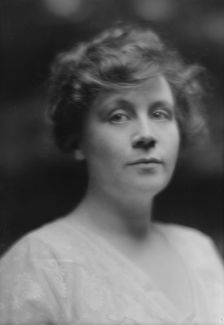 Powellson, Miss, portrait photograph, 1914 Apr. 20. Creator: Arnold Genthe