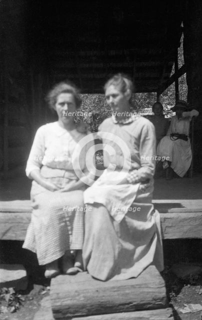 Polly Patrick and Nanny Smith, Harts-Creek, Manchester, Kentucky, USA, 1916-1918. Artist: Cecil Sharp