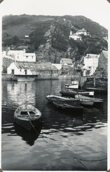 Polperro Harbour, Polperro, Lansallos, Cornwall, 1919-1936. Creator: Unknown