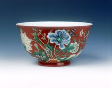 Polychrome bowl with flowers on coral ground, late Kangxi period, Qing dynasty, China, 1700-1722