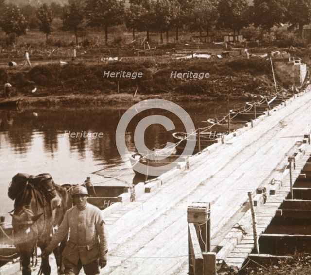 Pontoon bridge over the River Aisne at Venizel, Aisne, France, c1914-c1918. Artist: Unknown.