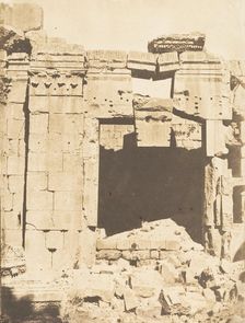 Porte du Temple de Jupiter, à Baalbek (Héliopolis), September 1850. Creator: Maxime du Camp