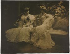 Portrait de la comtesse Greffulhe (1860-1952) et de sa fille Elaine, 1908. Creator: Wegener; Otto (1849-1924)