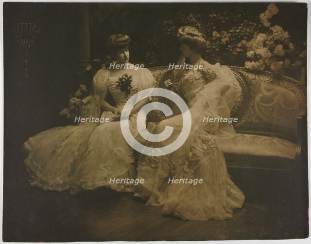 Portrait de la comtesse Greffulhe (1860-1952) et de sa fille Elaine, 1908. Creator: Wegener; Otto (1849-1924).