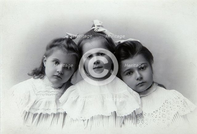 Portrait of children, Baku, Azerbaijan, 1909.  Artist: Julian Stanislavovich Zelinsky