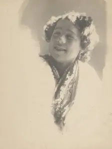 Portrait of a woman, 1907. Creator: Adolph de Meyer