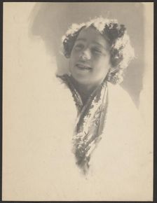 Portrait of a woman, 1907. Creator: Adolph de Meyer