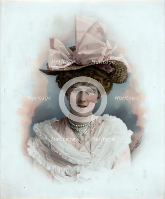 Portrait of a lady, early 20th century. Creator: Lambert Weston & Son.
