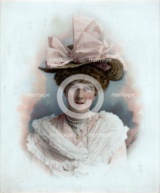 Portrait of a lady, early 20th century. Creator: Lambert Weston & Son.