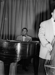 Portrait of Alan Kent and Austin Croom-Johnson, New York, N.Y., 1946. Creator: William Paul Gottlieb