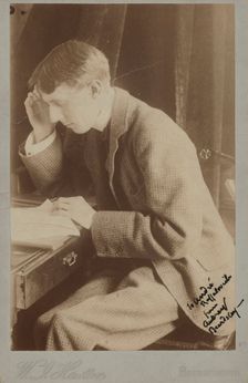 Portrait of Aubrey Beardsley (1872-1898), 1896. Creator: Photo studio W.J. Hawker, Bournemouth