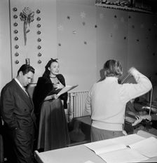 Portrait of Lena Horne and Lennie Hayton, New York, N.Y., 1946. Creator: William Paul Gottlieb