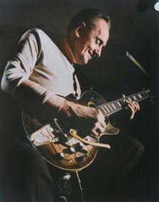 Portrait of Les Paul, Fat Tuesday, New York, N.Y., ca. 1980s. Creator: William Paul Gottlieb