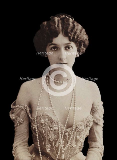 Portrait of the opera singer Lina Cavalieri (1874-1944). Creator: Photo studio Reutlinger, Paris  .
