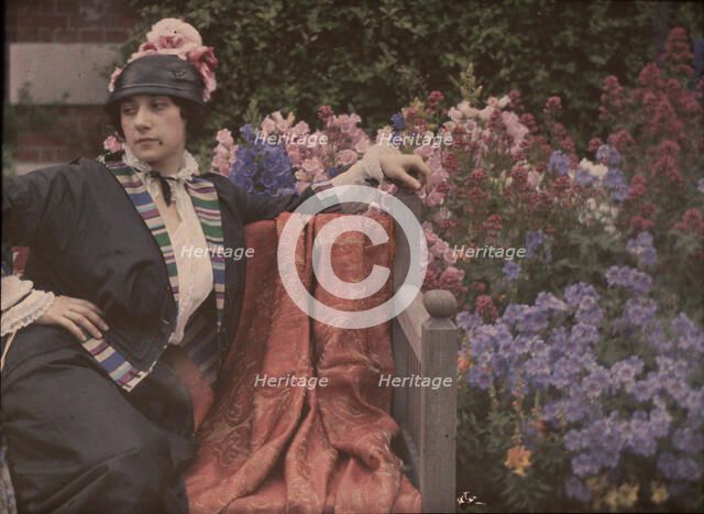 Portrait of the Ballet dancer Tamara Karsavina (1885-1978), c. 1908.