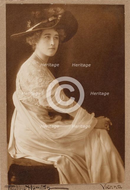Portrait of the painter Hertha Clotilde Sofie von Doblhoff, née Schrack (1886-1961), c1910. Creator: Kruger-Hamilton, Pauline (1870-1918).