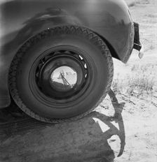 Possibly: Close-up view of abandoned dry land farmhouse in Columbia..., Washington, 1939. Creator: Dorothea Lange