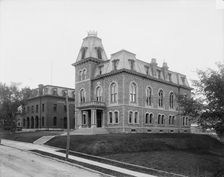Post office and court house, Burlington, Vt., between 1900 and 1905. Creator: Unknown