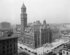Post office, Detroit, Mich., between 1910 and 1920. Creator: Unknown