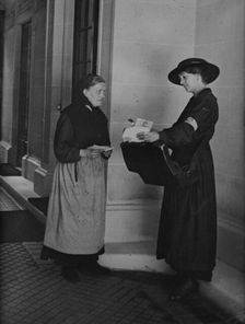 Postwoman, Paris, between c1915 and c1920. Creator: Bain News Service