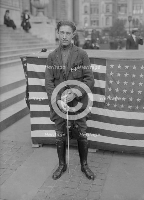 Paul Ingolevitch [i.e. Iogolevitch] with violin, between c1915 and c1920. Creator: Bain News Service.