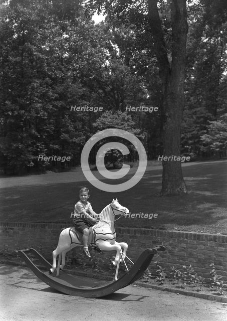 Paul Mellon, residence in Upperville, Virginia, 1947. Creator: Gottscho-Schleisner, Inc.