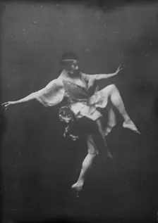 Pavlova, Anna, Madame, 1915 Nov. 8. Creator: Arnold Genthe