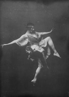 Pavlova, Anna, Madame, 1915 Nov. 8. Creator: Arnold Genthe