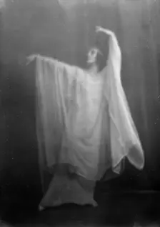 Pavlova, Anna, Madame, 1915 Nov. 8. Creator: Arnold Genthe