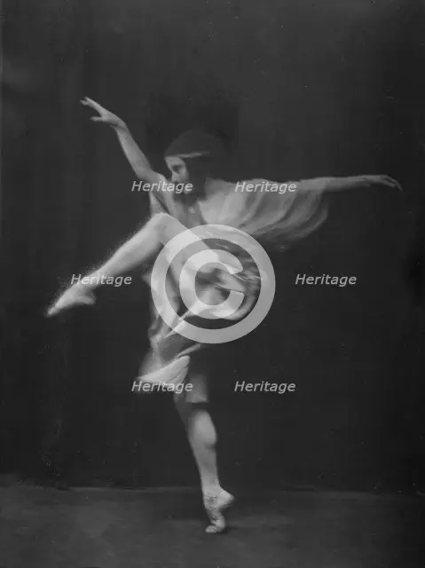Pavlova, Anna, Madame, 1915 Nov. 8. Creator: Arnold Genthe.