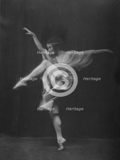 Pavlova, Anna, Madame, 1915 Nov. 8. Creator: Arnold Genthe.