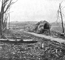 'Paysages d'ete a Verdun; La route de Souville au fort de Tavannes, a la meme epoque 1916 (1924) Creator: Unknown