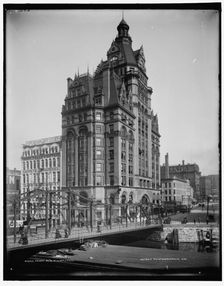Pabst Bl'g., Milwaukee, between 1900 and 1915. Creator: Unknown