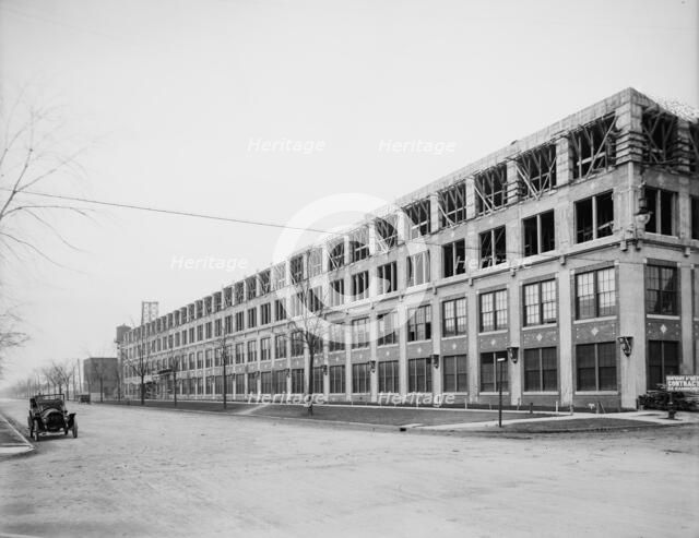Packard [Motor Car Company] Auto Plant, Detroit, Mich., between 1900 and 1910. Creator: Unknown.