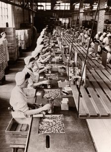 Packing Rowntree’s Smarties, 1953