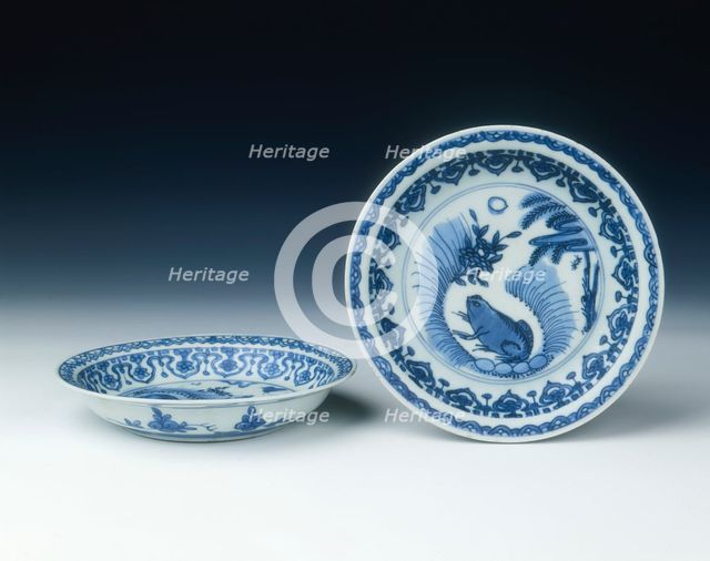 Pair of blue and white saucers with frogs, Ming dynasty, China, 1560-1580. Artist: Unknown