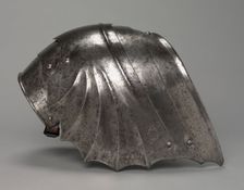 Pair of Gothic Fan-Shaped Pauldron (left), c.1485-1500. Creator: Antonio Missaglia (Italian, 1416/17-1495/96)
